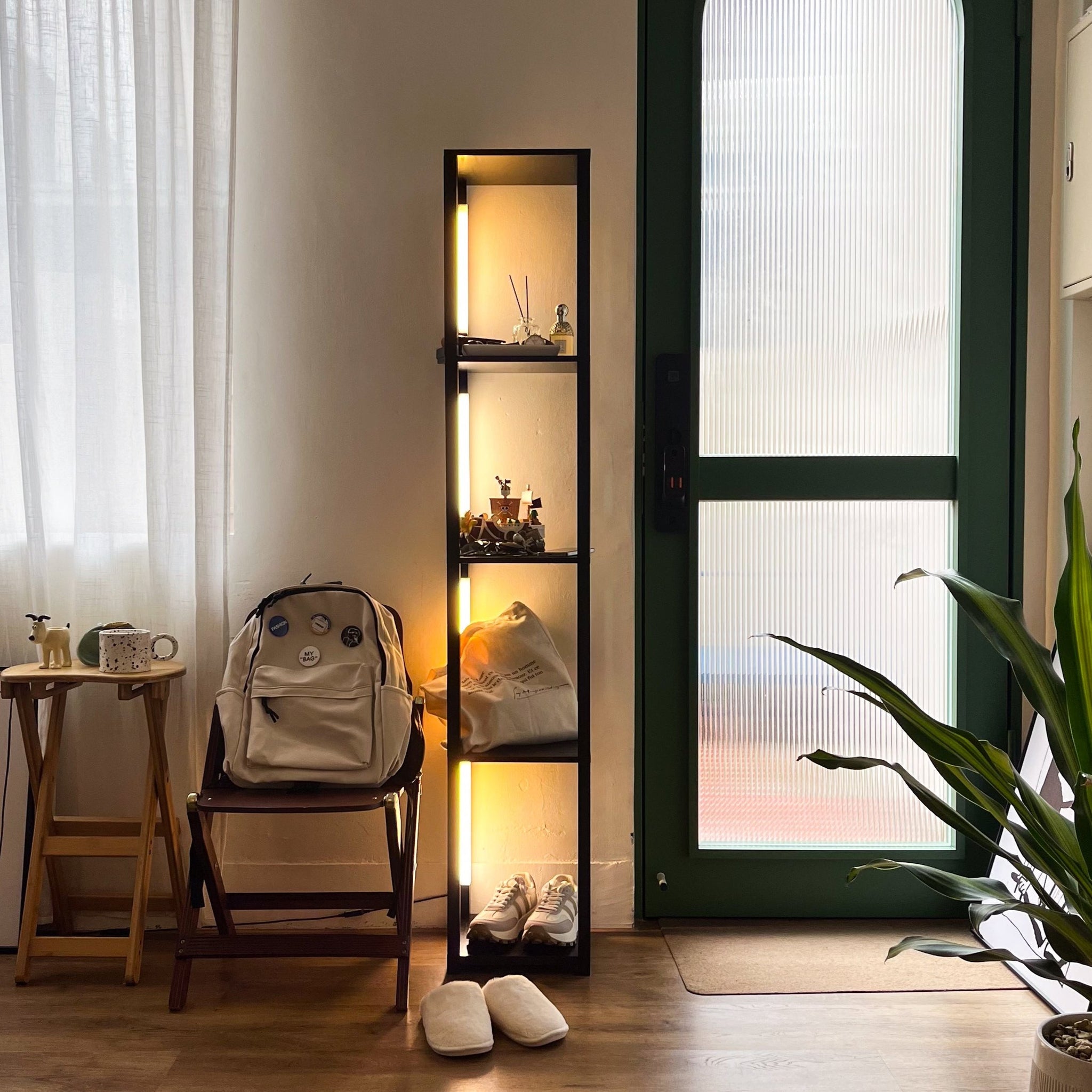 Floor Lamp & Display Shelf